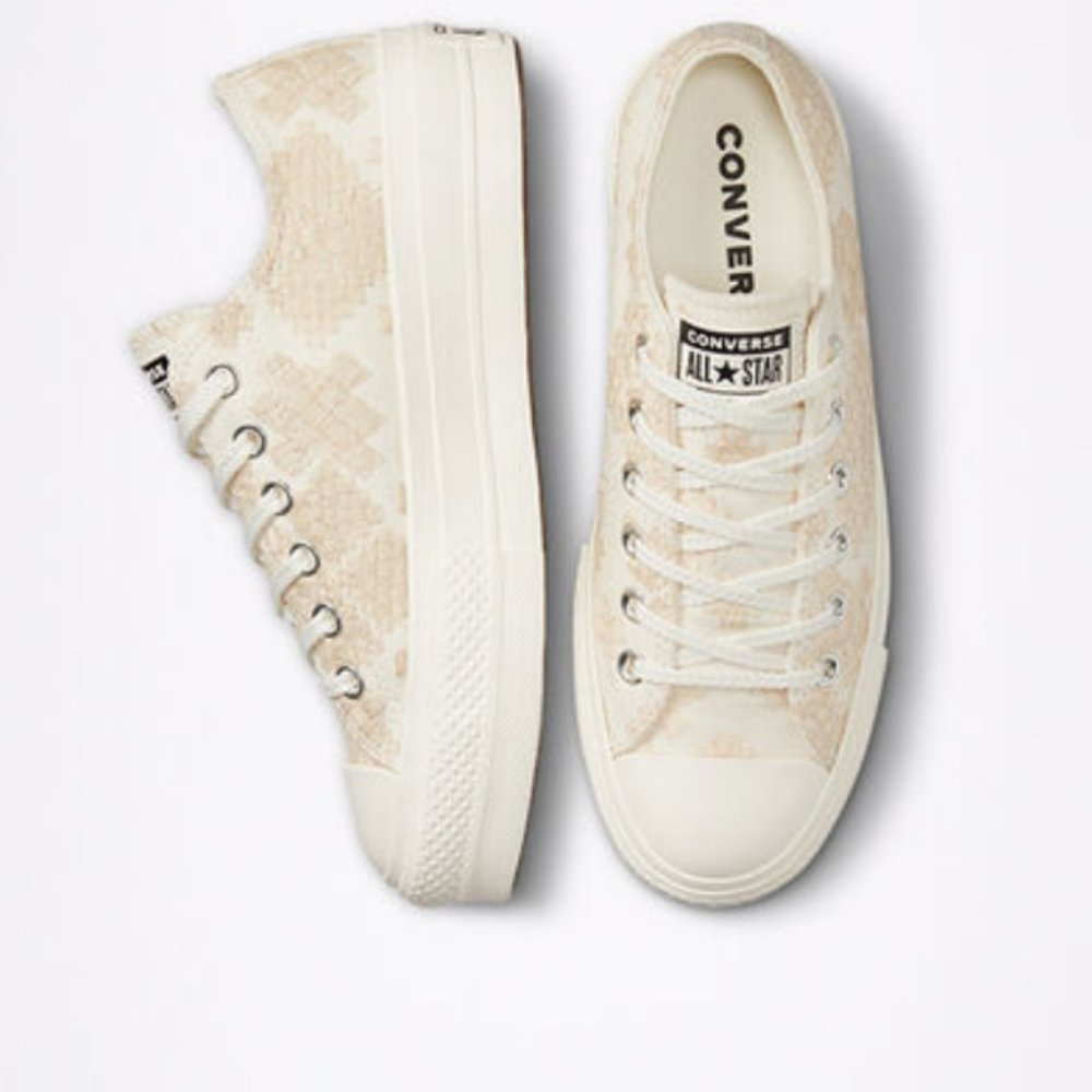 Chuck Taylor All Star Lift Platform Tona women's size 7
